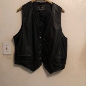 Men’s vintage leather vest great value!